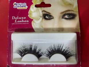  Deluxe Lashes 2 Costumes in Fintas