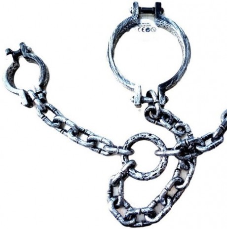 Handcuffs + neck chain